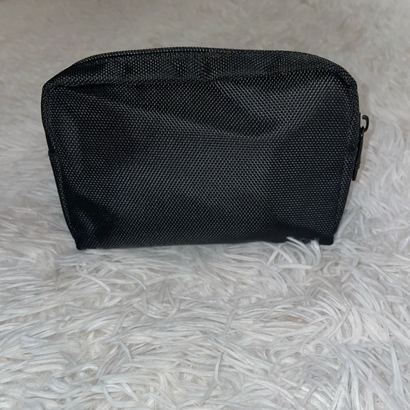 Tumi for Delta Pouch - Picture 2 of 4
